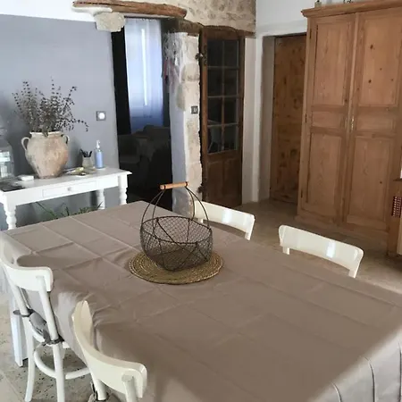 La Charmeuse Apartment *