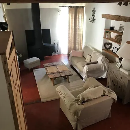 La Charmeuse Apartment *