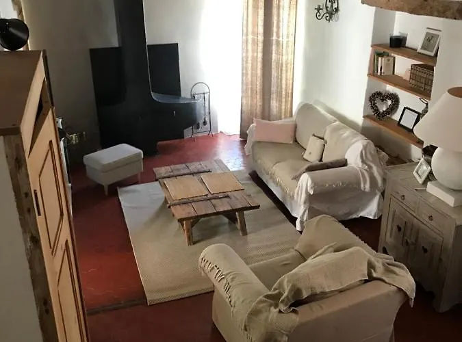 La Charmeuse Apartment *