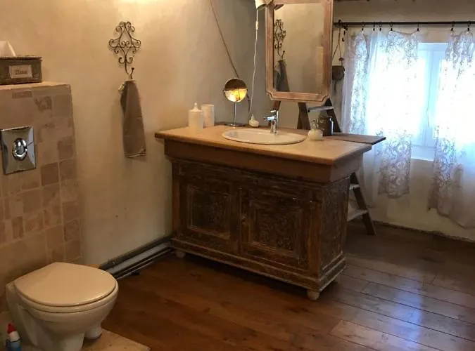 La Charmeuse Apartment *